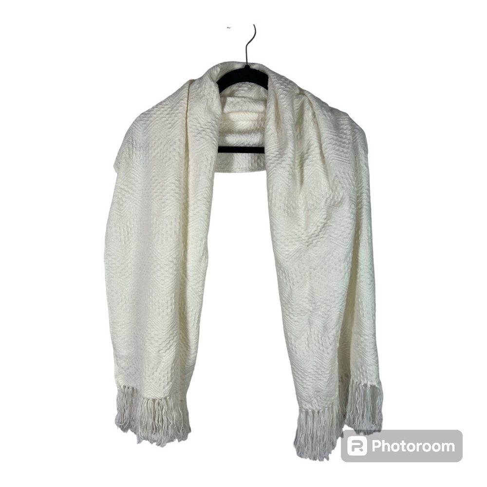 Figueroa Alpaca Fringed Scarf Winter White Textured Pattern EUC